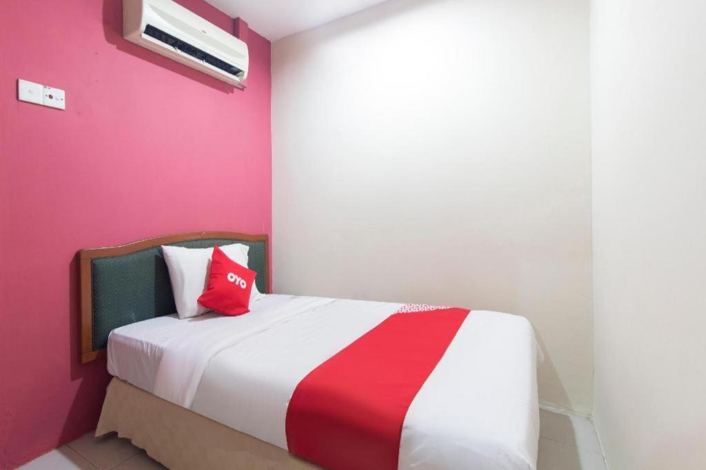 Oyo 44100 Hotel Casavilla Petaling Jaya Exterior foto