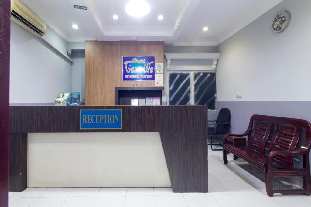 Oyo 44100 Hotel Casavilla Petaling Jaya Exterior foto