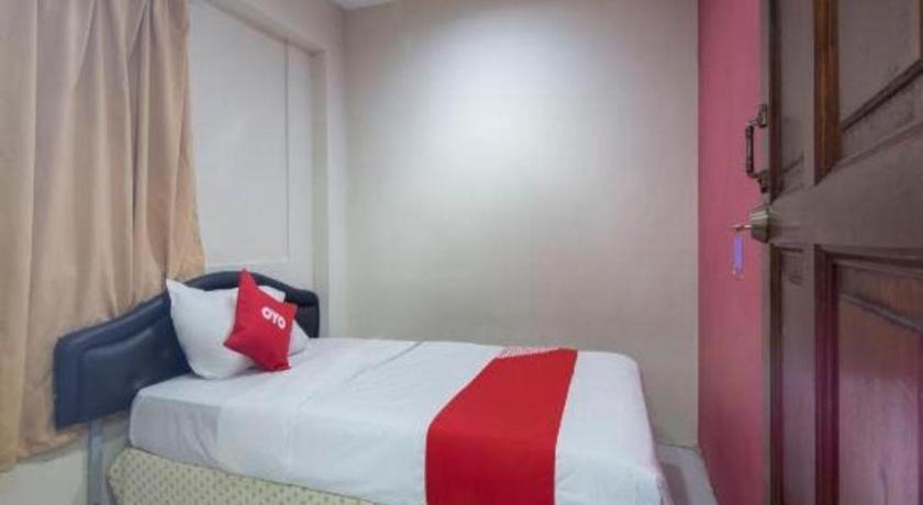 Oyo 44100 Hotel Casavilla Petaling Jaya Exterior foto