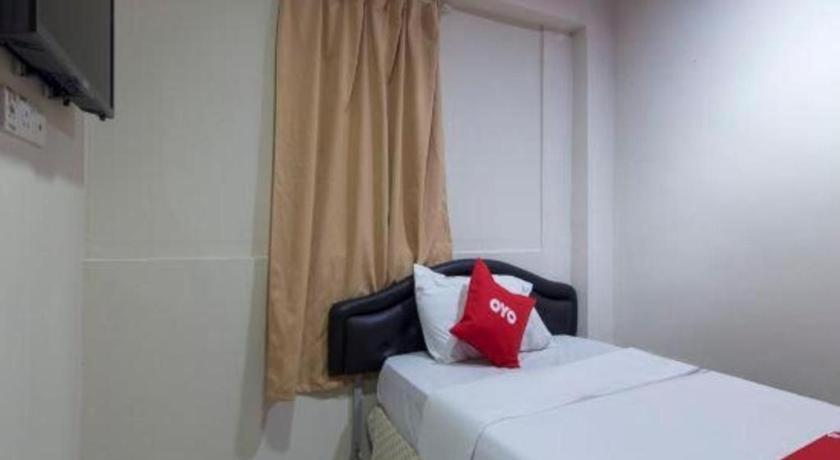 Oyo 44100 Hotel Casavilla Petaling Jaya Exterior foto