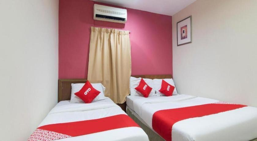 Oyo 44100 Hotel Casavilla Petaling Jaya Exterior foto